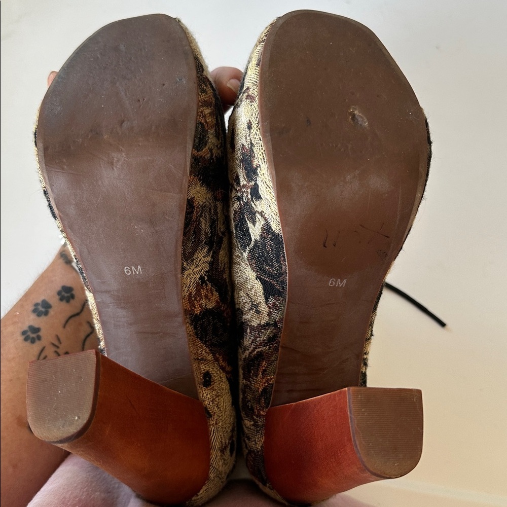 Jeffrey Campbell Lita Fab Platform Ankle Boots in Dog Tapestry Size 6 Lace Up - Picture 16 of 16
